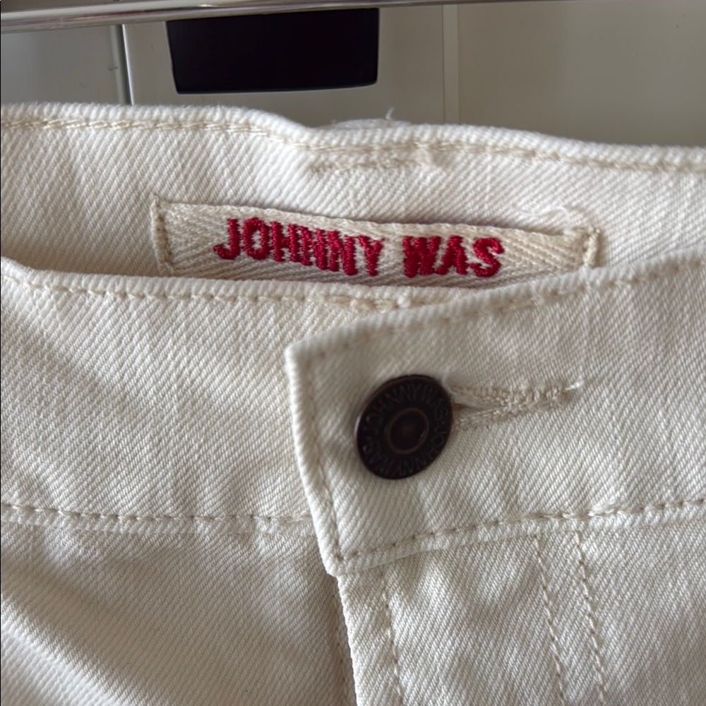 Johnny Was Off-White cropped raw hem Denims,